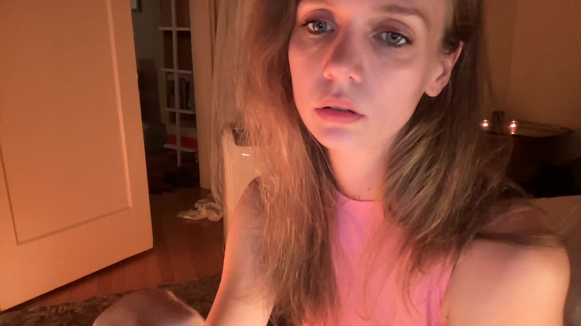 Gallery image thumbnail from muffinmoon's myfreecams stream on, 07/16/2023, 08:18 image 6 of 20