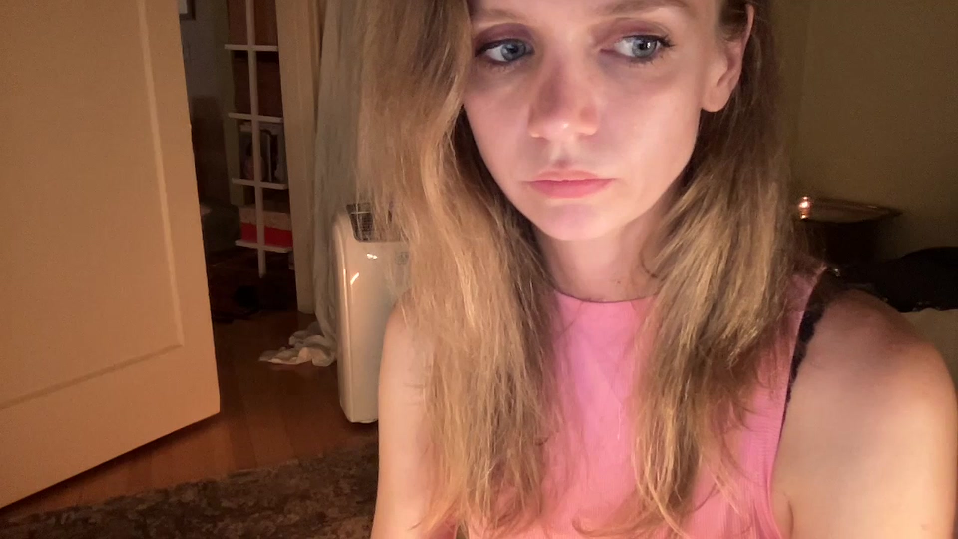 Gallery image thumbnail from muffinmoon's myfreecams stream on, 07/16/2023, 08:18 image 8 of 20