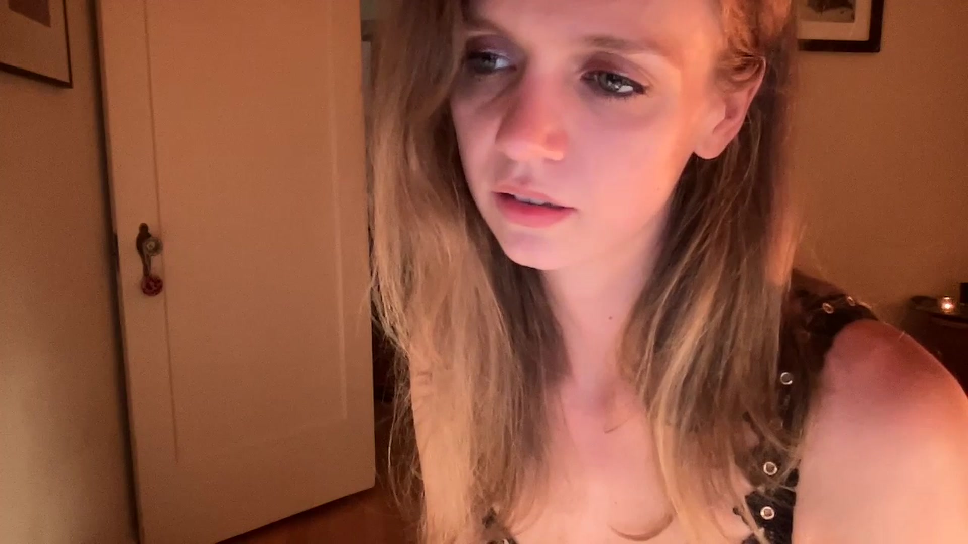 Gallery image thumbnail from muffinmoon's myfreecams stream on, 07/16/2023, 08:18 image 15 of 20