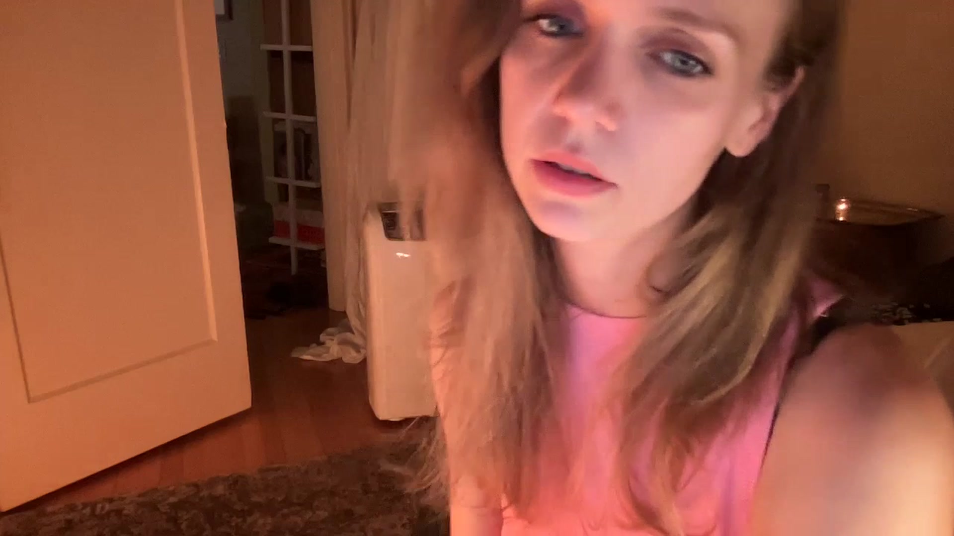 Gallery image thumbnail from muffinmoon's myfreecams stream on, 07/16/2023, 08:18 image 7 of 20