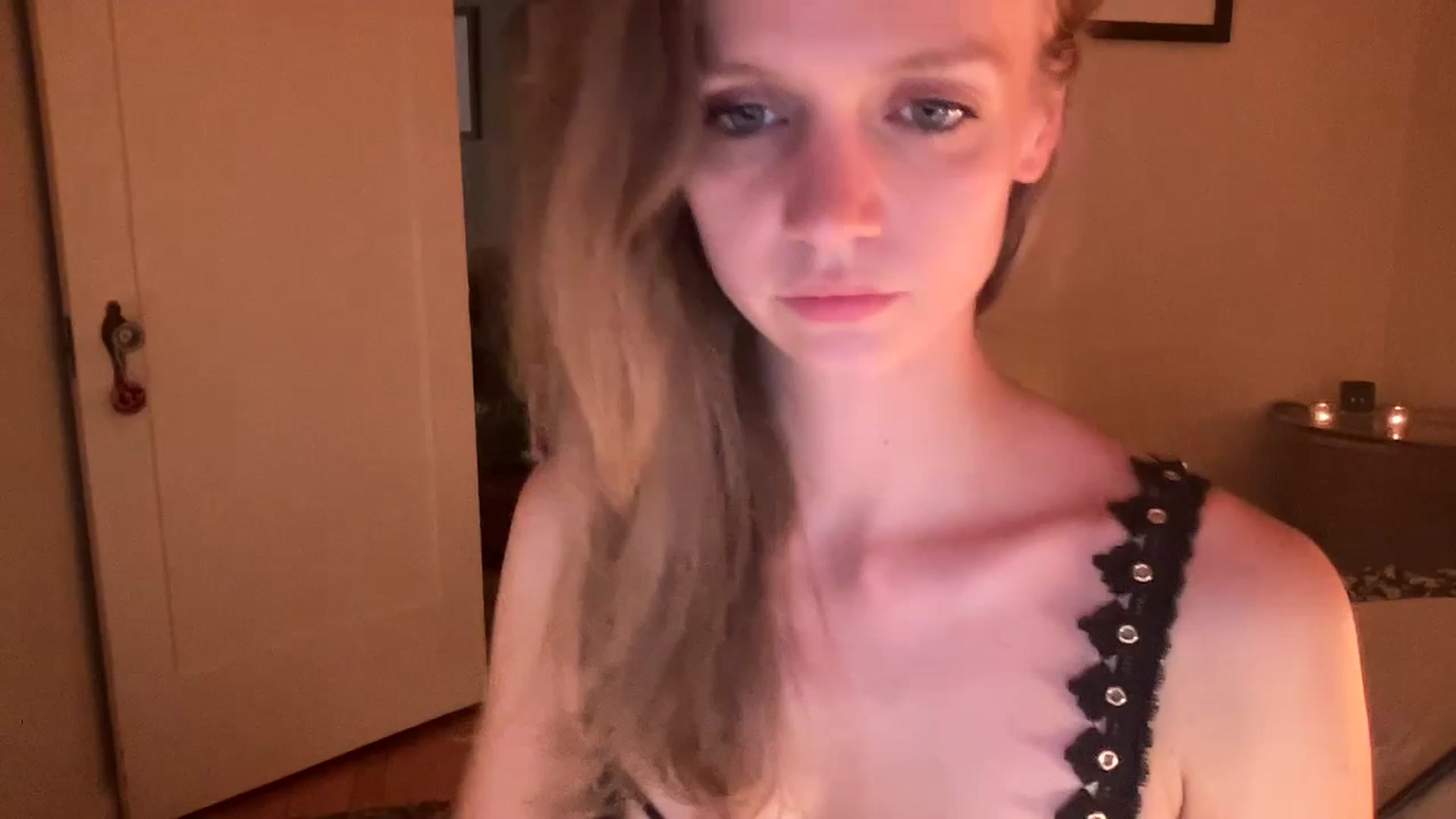 Gallery image thumbnail from muffinmoon's myfreecams stream on, 07/16/2023, 08:18 image 20 of 20