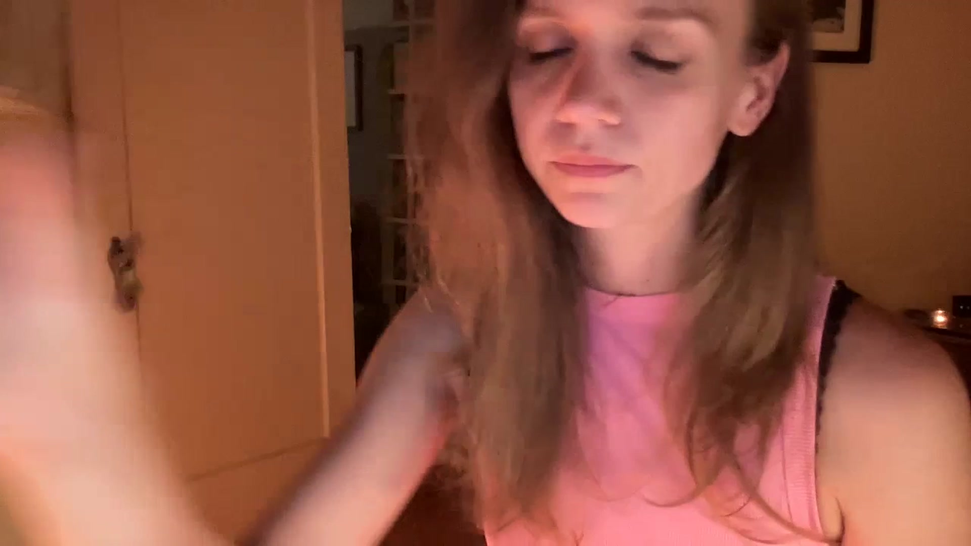 Gallery image thumbnail from muffinmoon's myfreecams stream on, 07/16/2023, 08:18 image 5 of 20
