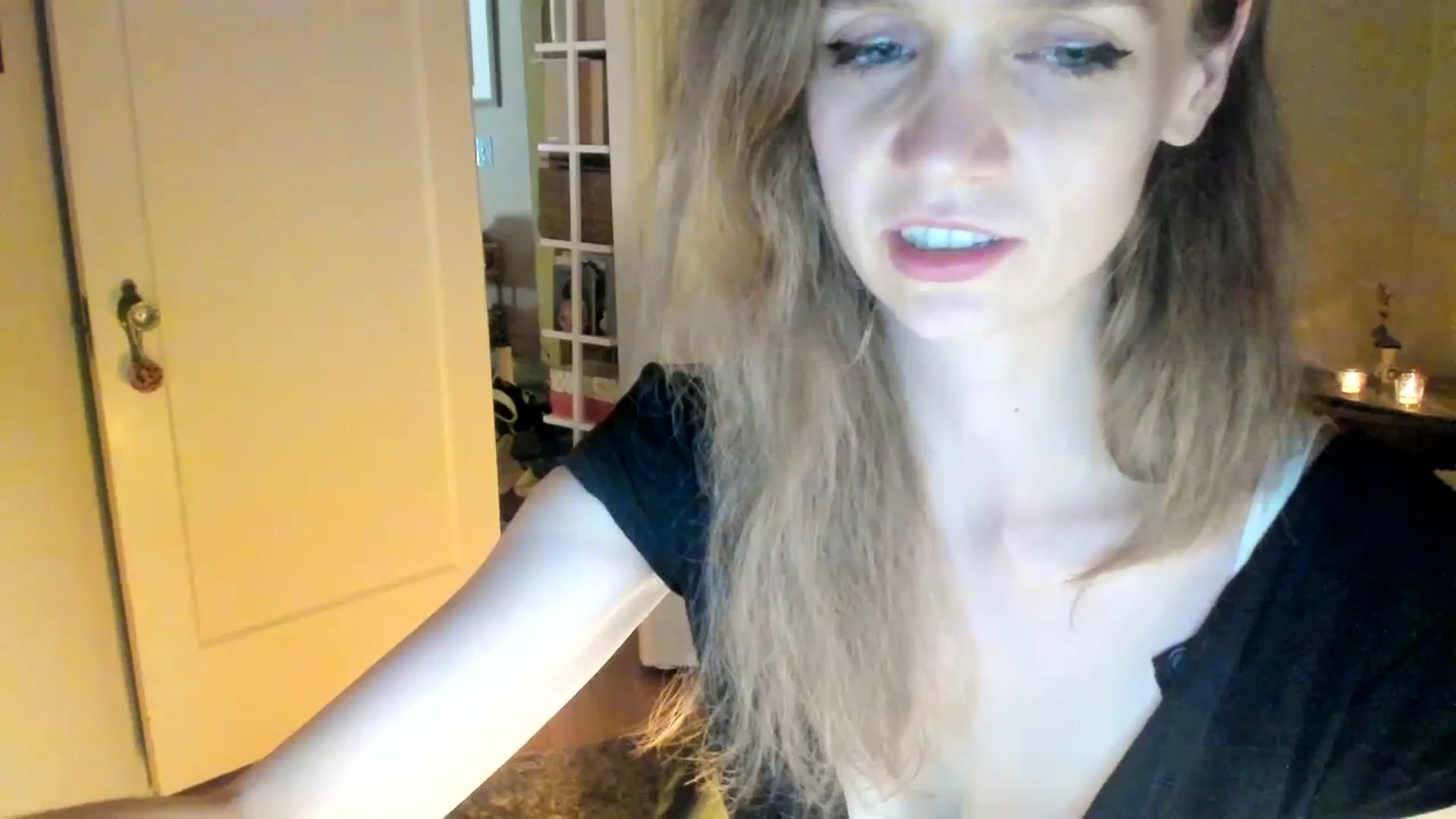 Gallery image thumbnail from muffinmoon's myfreecams stream on, 07/21/2023, 05:57 image 10 of 20