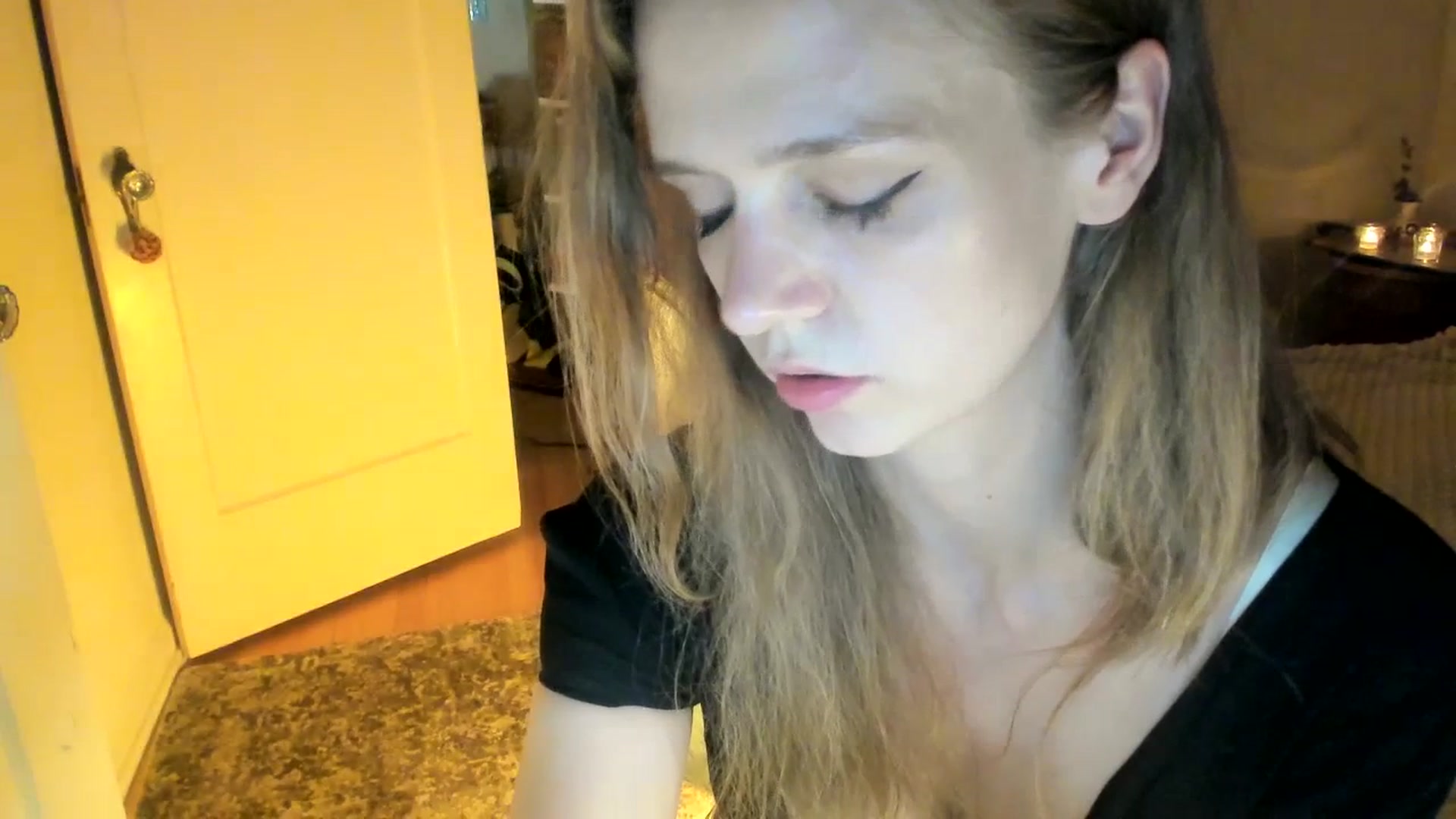 Gallery image thumbnail from muffinmoon's myfreecams stream on, 07/21/2023, 07:04 image 10 of 20