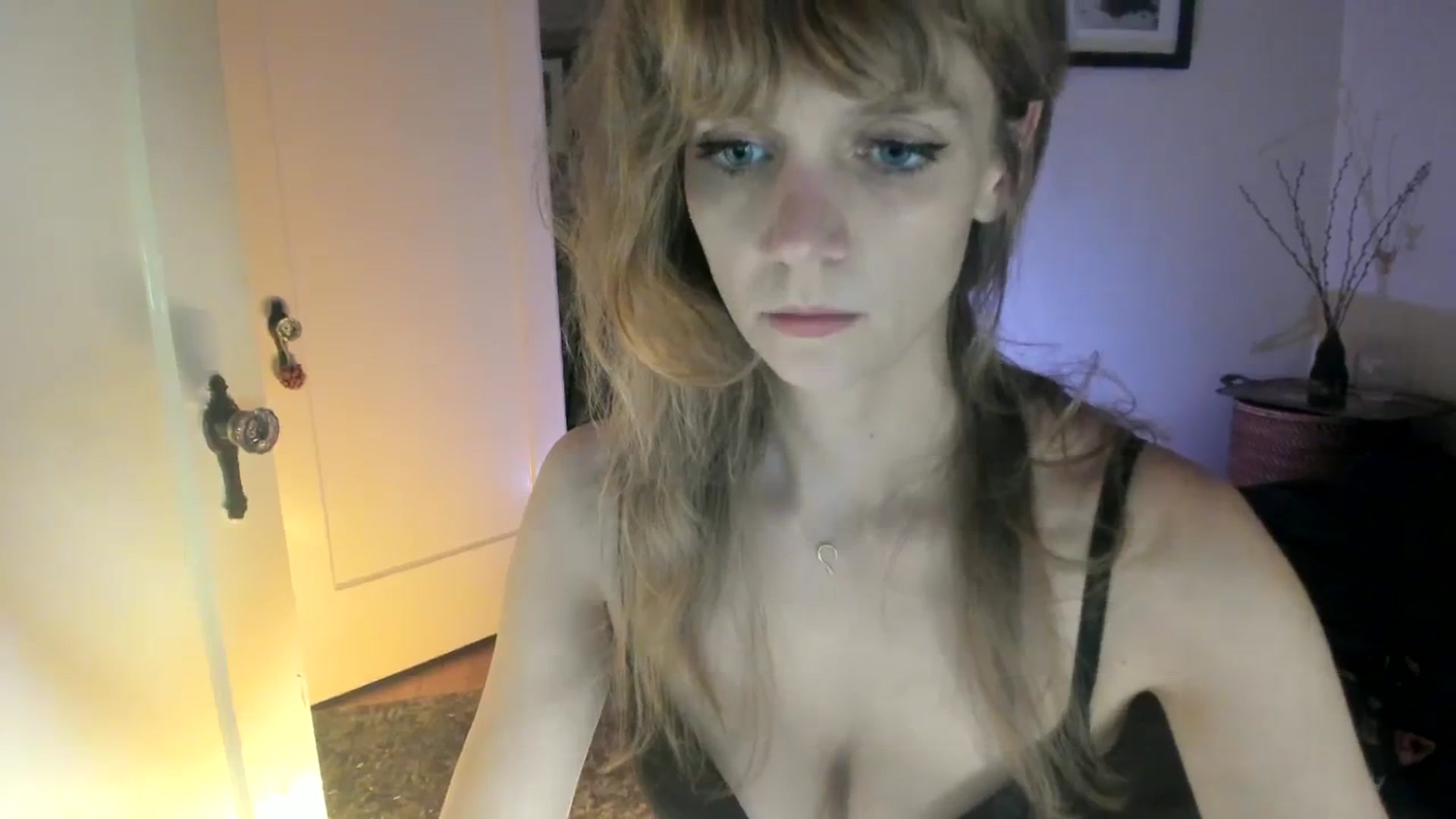 Gallery image thumbnail from muffinmoon's myfreecams stream on, 09/24/2023, 07:31 image 13 of 20