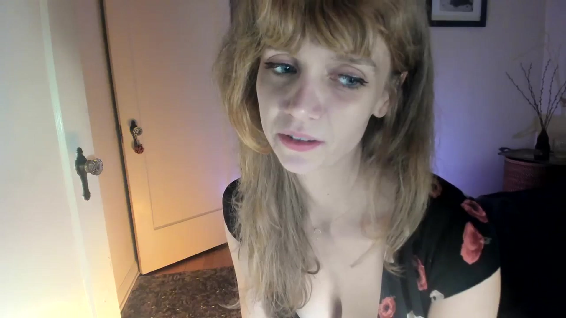 Gallery image thumbnail from muffinmoon's myfreecams stream on, 09/24/2023, 07:31 image 9 of 20
