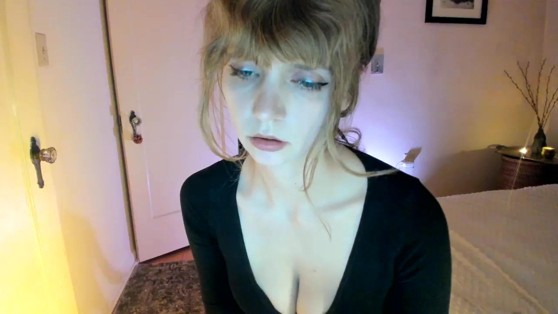 Gallery image thumbnail from muffinmoon's myfreecams stream on, 09/28/2023, 04:13 image 19 of 20