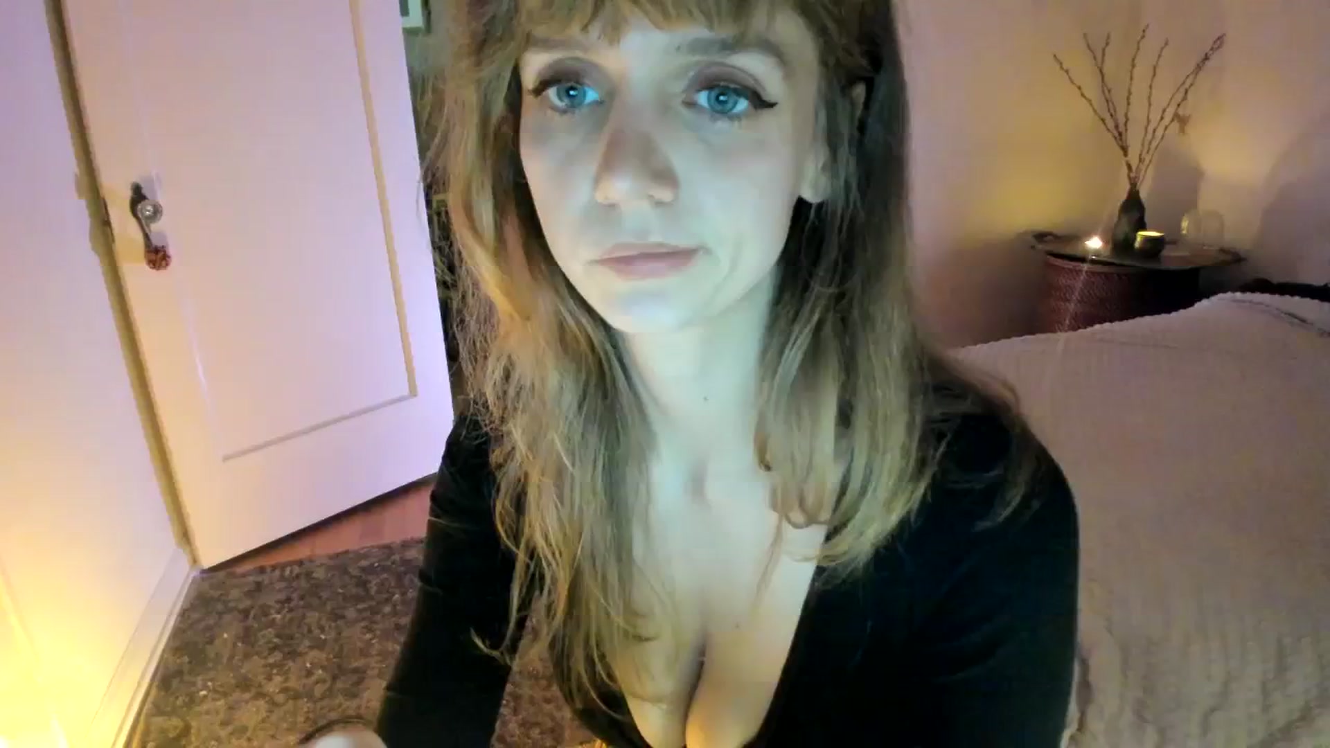Gallery image thumbnail from muffinmoon's myfreecams stream on, 09/28/2023, 06:04 image 15 of 20