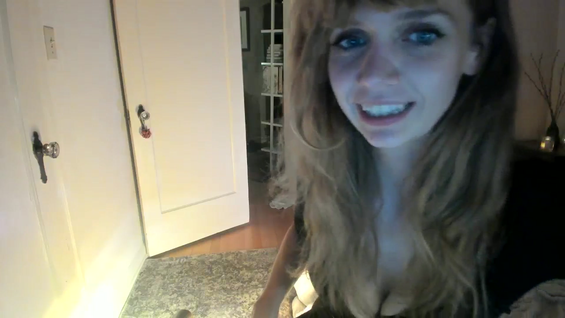Gallery image thumbnail from muffinmoon's myfreecams stream on, 10/05/2023, 06:04 image 19 of 20