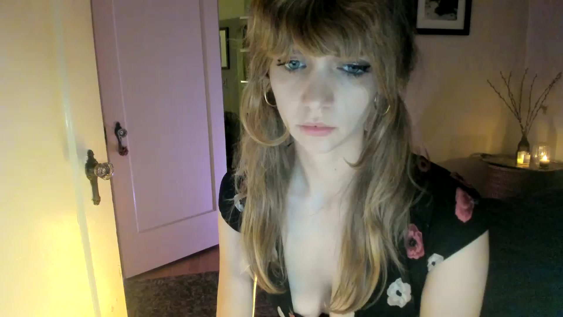 Gallery image thumbnail from muffinmoon's myfreecams stream on, 10/08/2023, 06:49 image 1 of 20