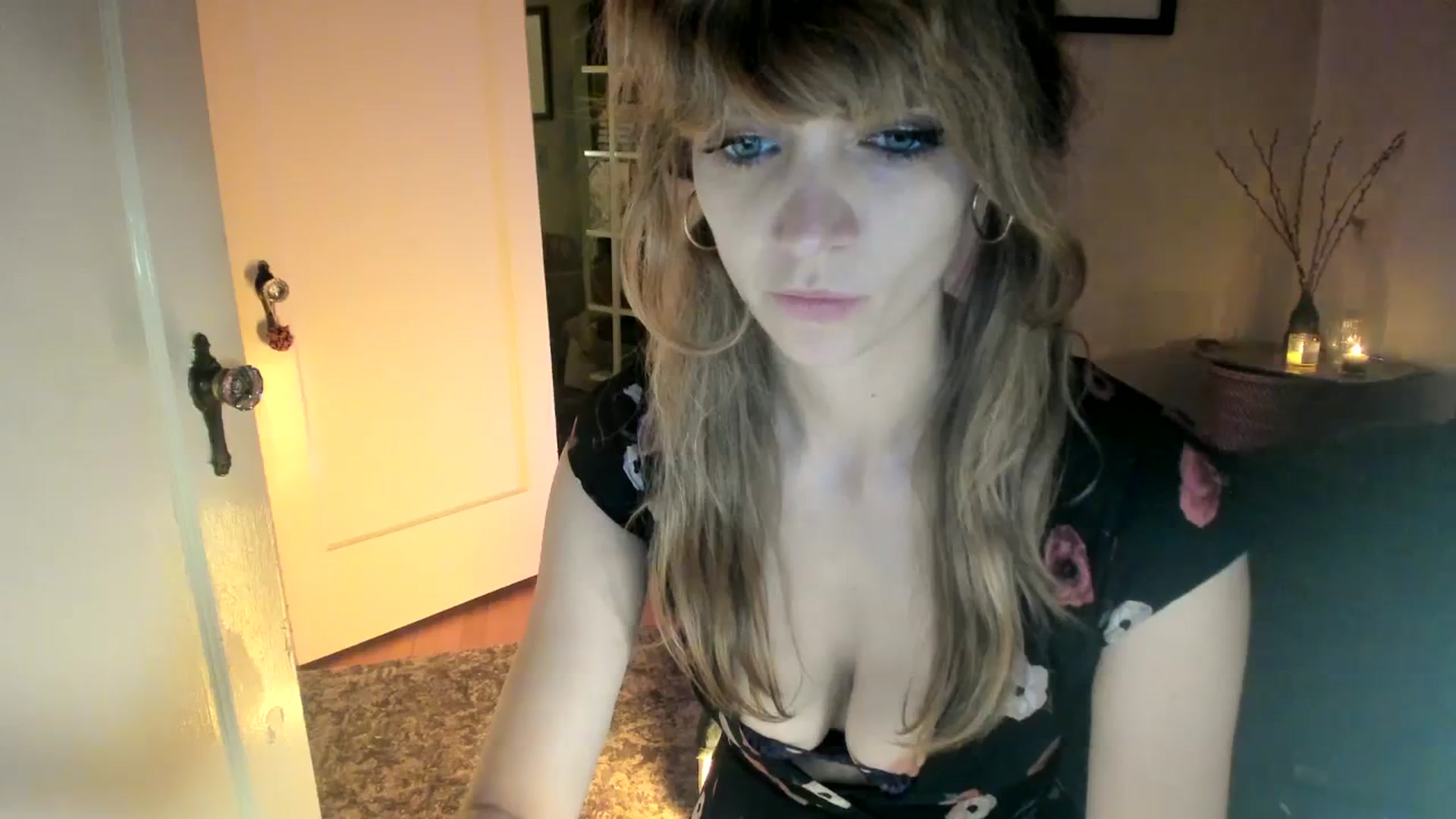 Gallery image thumbnail from muffinmoon's myfreecams stream on, 10/08/2023, 06:49 image 13 of 20