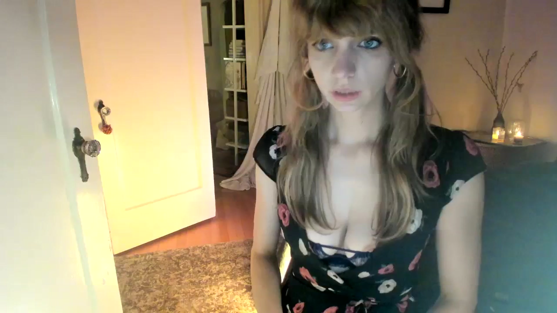 Gallery image thumbnail from muffinmoon's myfreecams stream on, 10/08/2023, 06:49 image 14 of 20