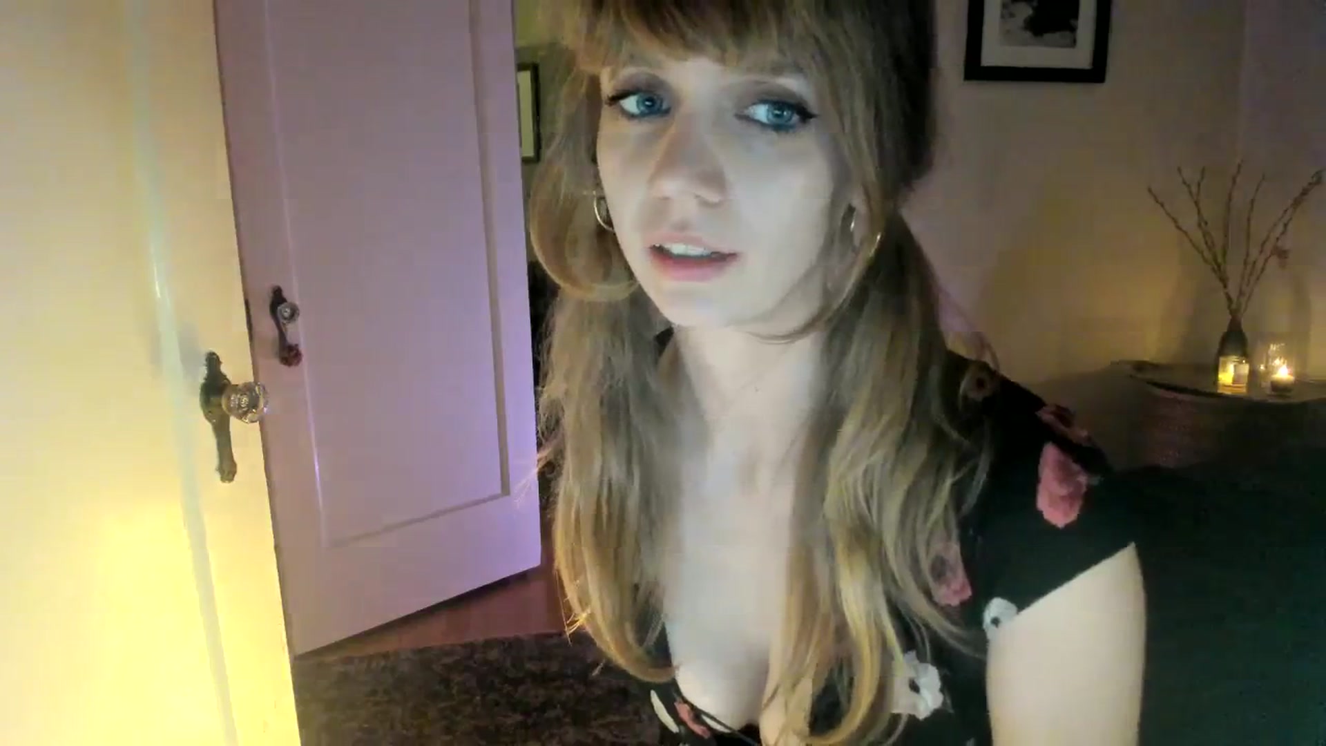 Gallery image thumbnail from muffinmoon's myfreecams stream on, 10/08/2023, 06:49 image 2 of 20