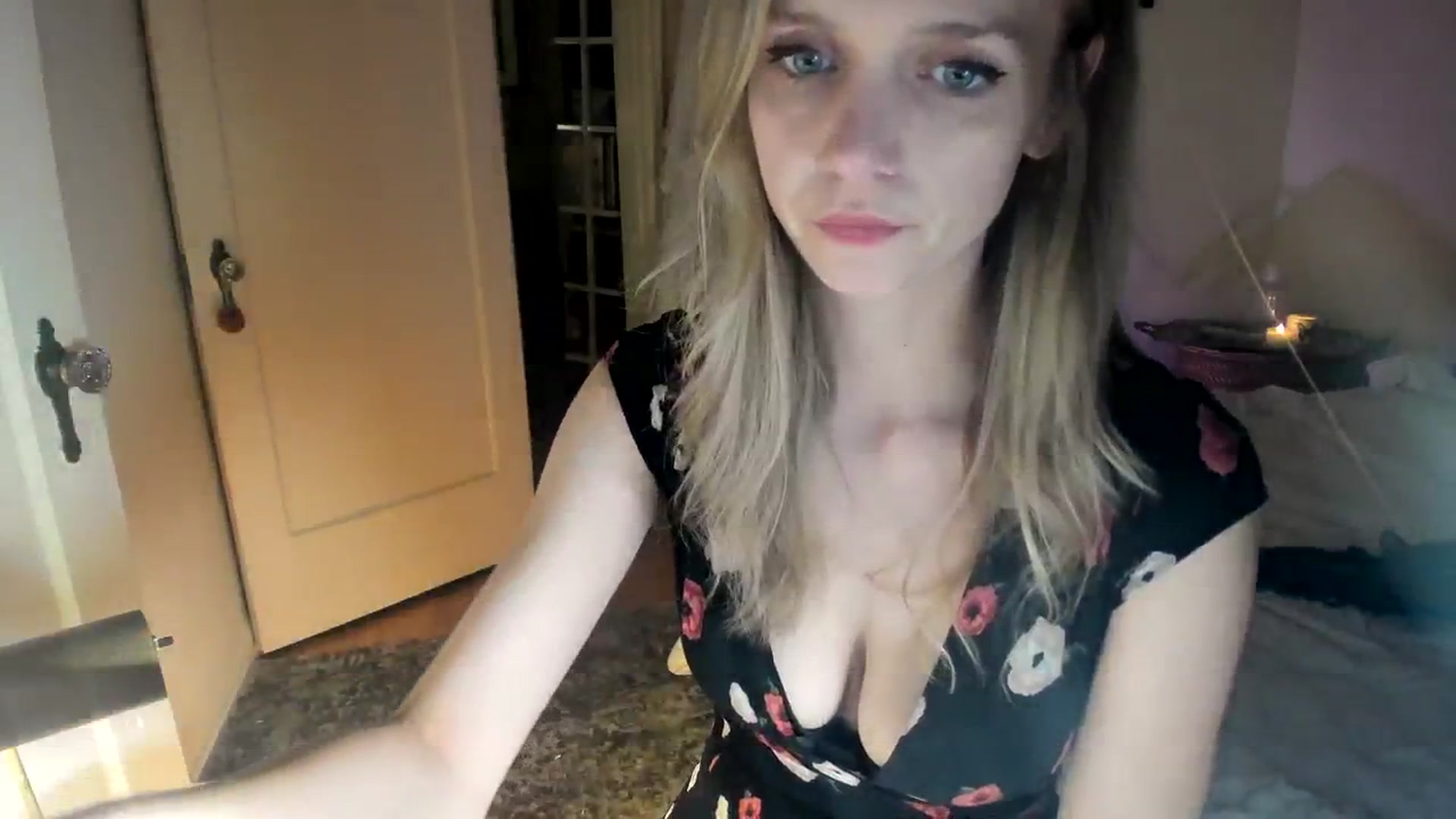 Gallery image thumbnail from muffinmoon's myfreecams stream on, 10/20/2023, 04:01 image 18 of 20