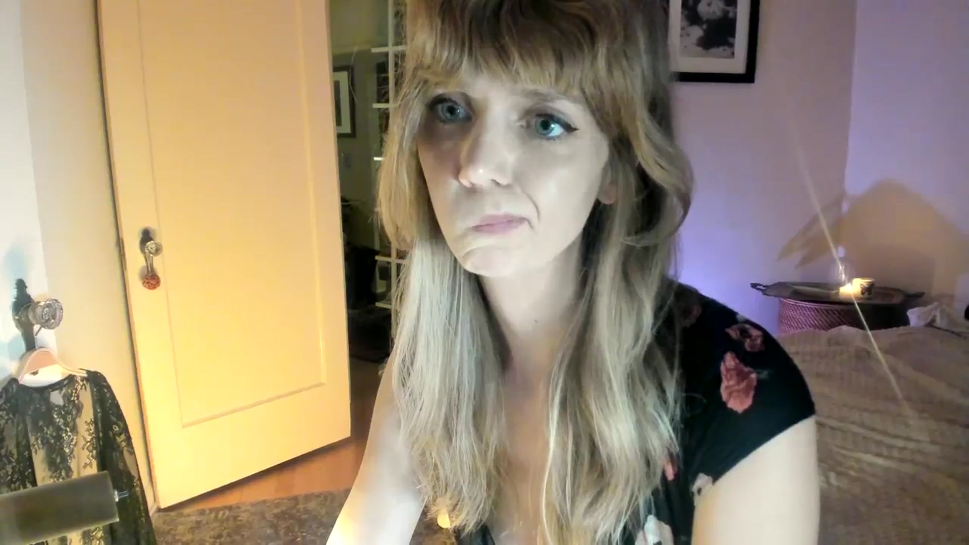 Gallery image thumbnail from muffinmoon's myfreecams stream on, 10/20/2023, 04:01 image 4 of 20