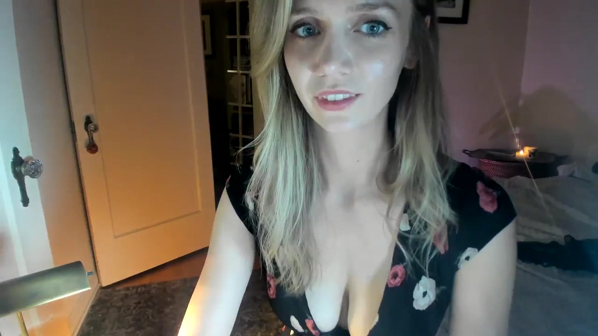 Gallery image thumbnail from muffinmoon's myfreecams stream on, 10/20/2023, 04:01 image 15 of 20