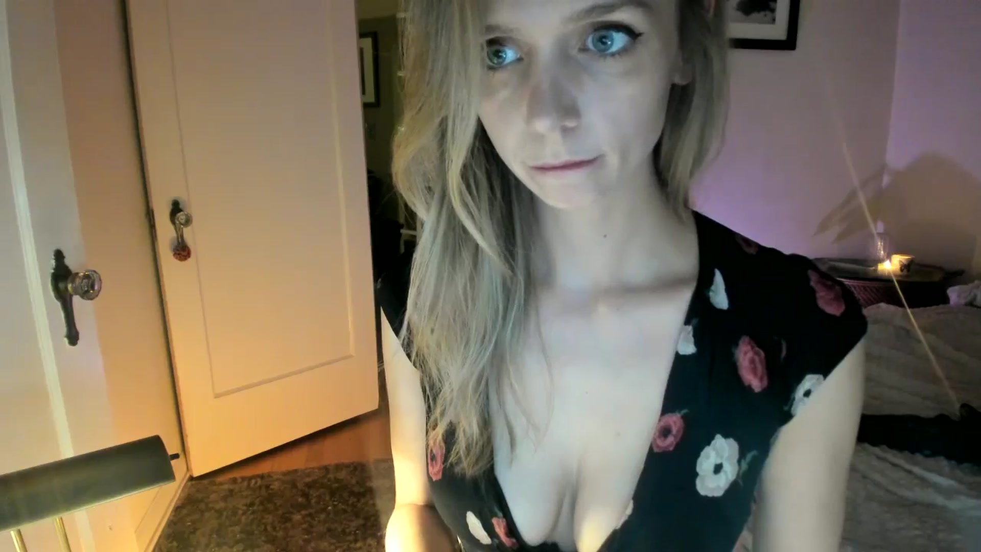 Gallery image thumbnail from muffinmoon's myfreecams stream on, 10/20/2023, 04:01 image 14 of 20