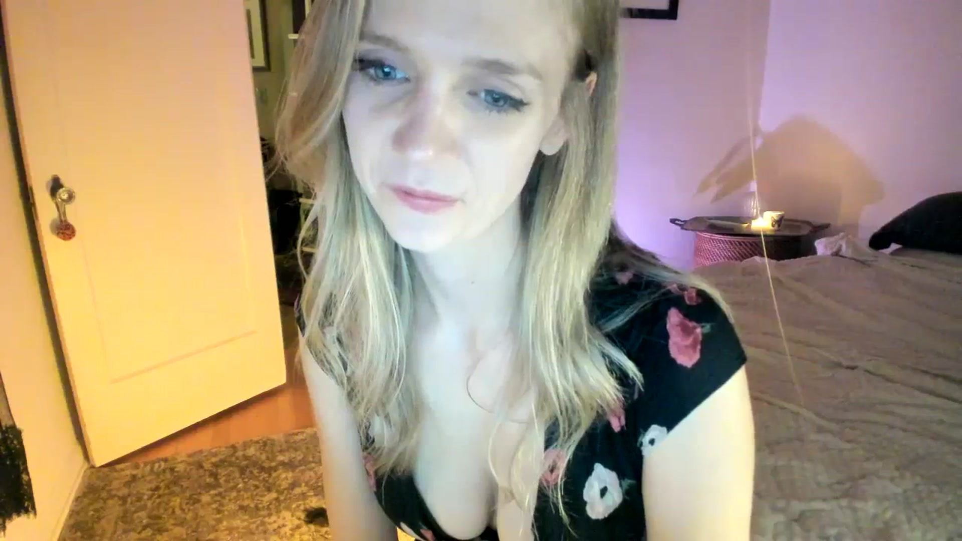 Gallery image thumbnail from muffinmoon's myfreecams stream on, 10/20/2023, 07:32 image 10 of 20