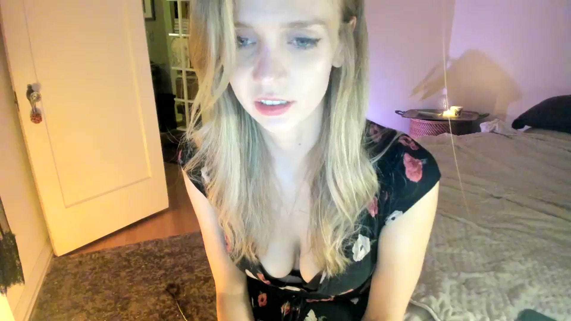 Gallery image thumbnail from muffinmoon's myfreecams stream on, 10/20/2023, 07:32 image 6 of 20