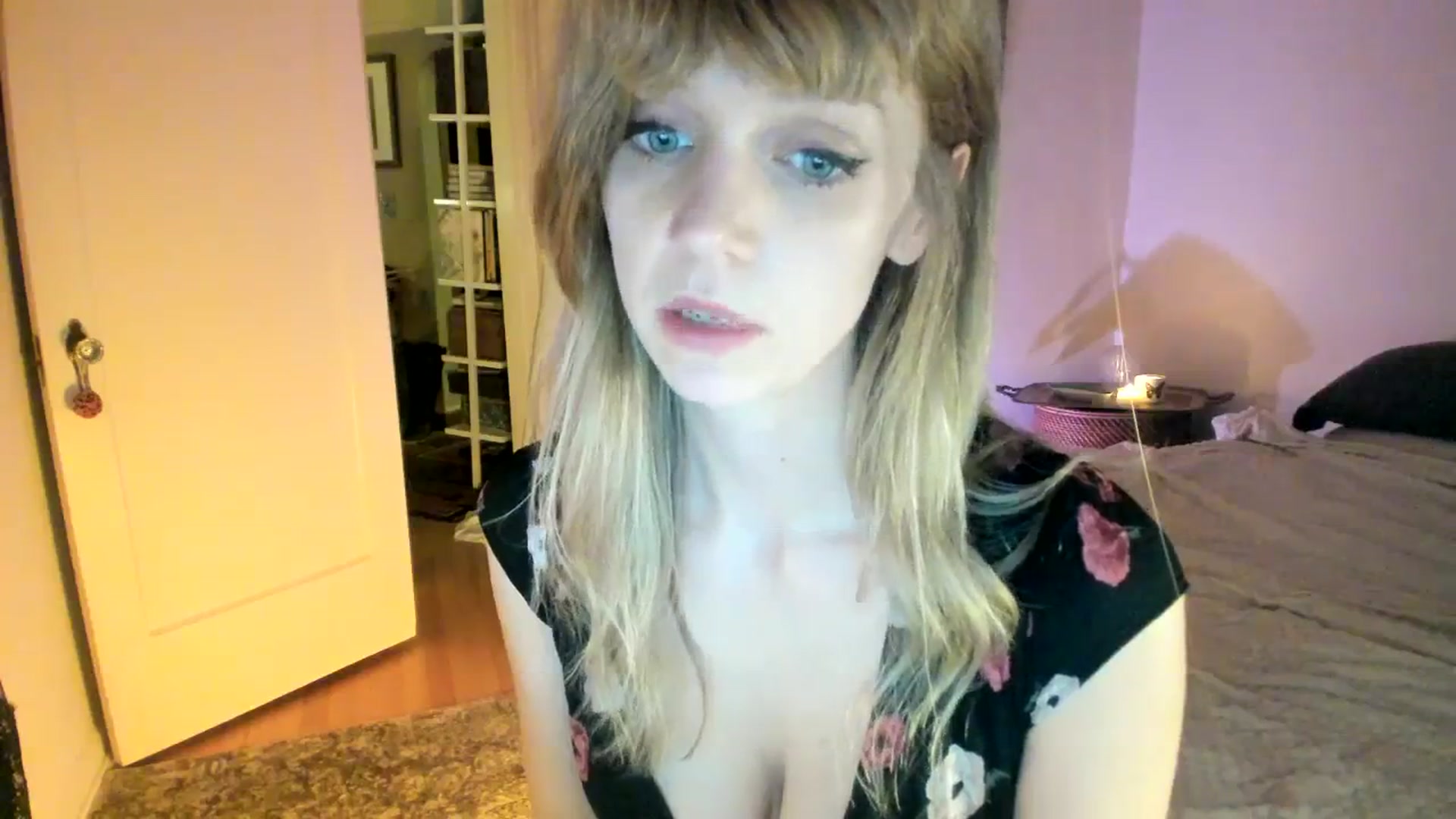 Gallery image thumbnail from muffinmoon's myfreecams stream on, 10/20/2023, 07:32 image 9 of 20