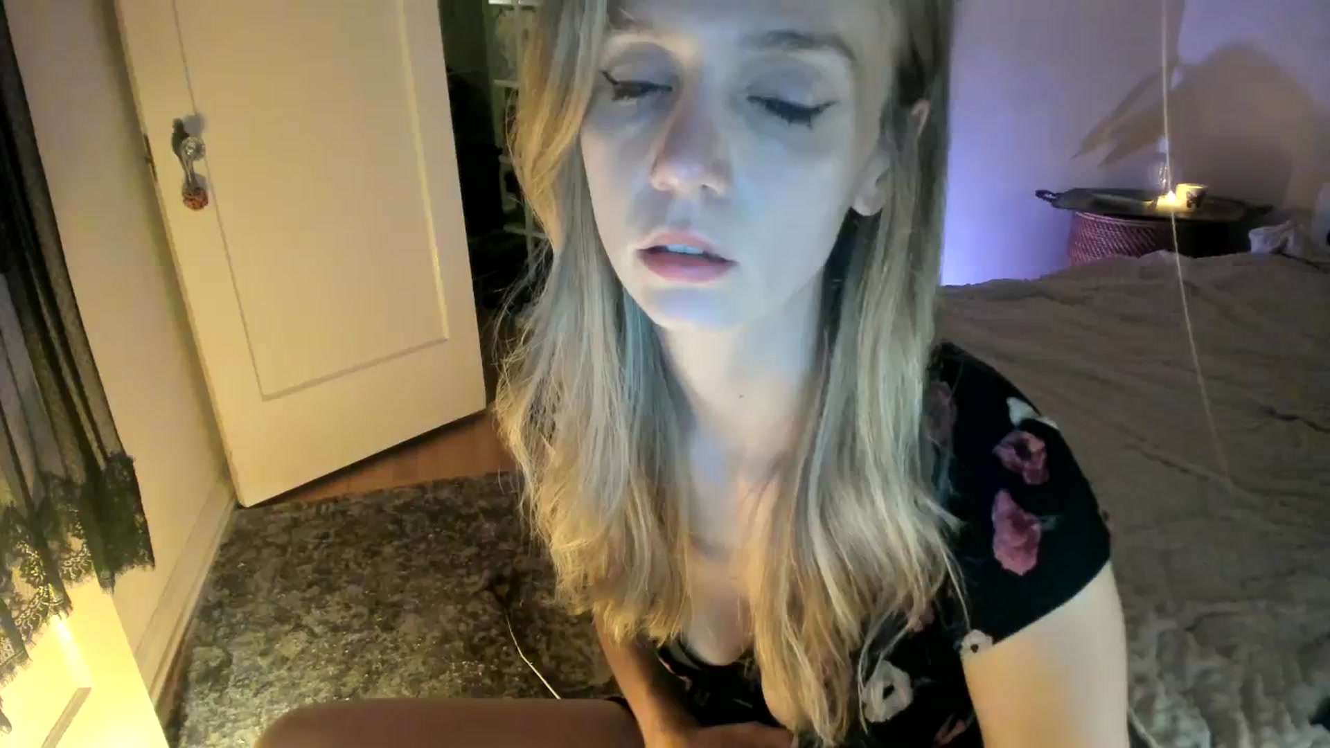 Gallery image thumbnail from muffinmoon's myfreecams stream on, 10/20/2023, 07:32 image 4 of 20
