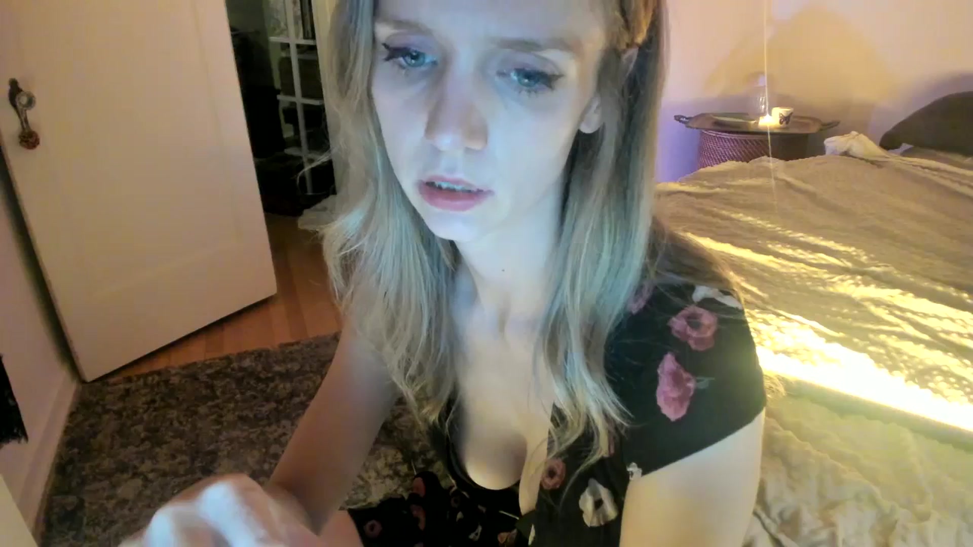 Gallery image thumbnail from muffinmoon's myfreecams stream on, 10/20/2023, 07:32 image 20 of 20