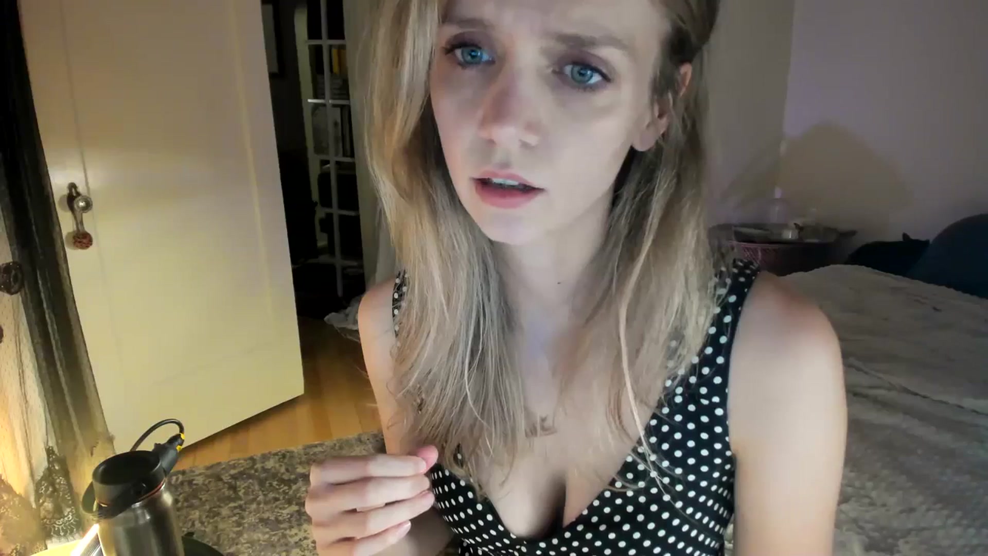 Gallery image thumbnail from muffinmoon's myfreecams stream on, 10/22/2023, 02:57 image 7 of 20