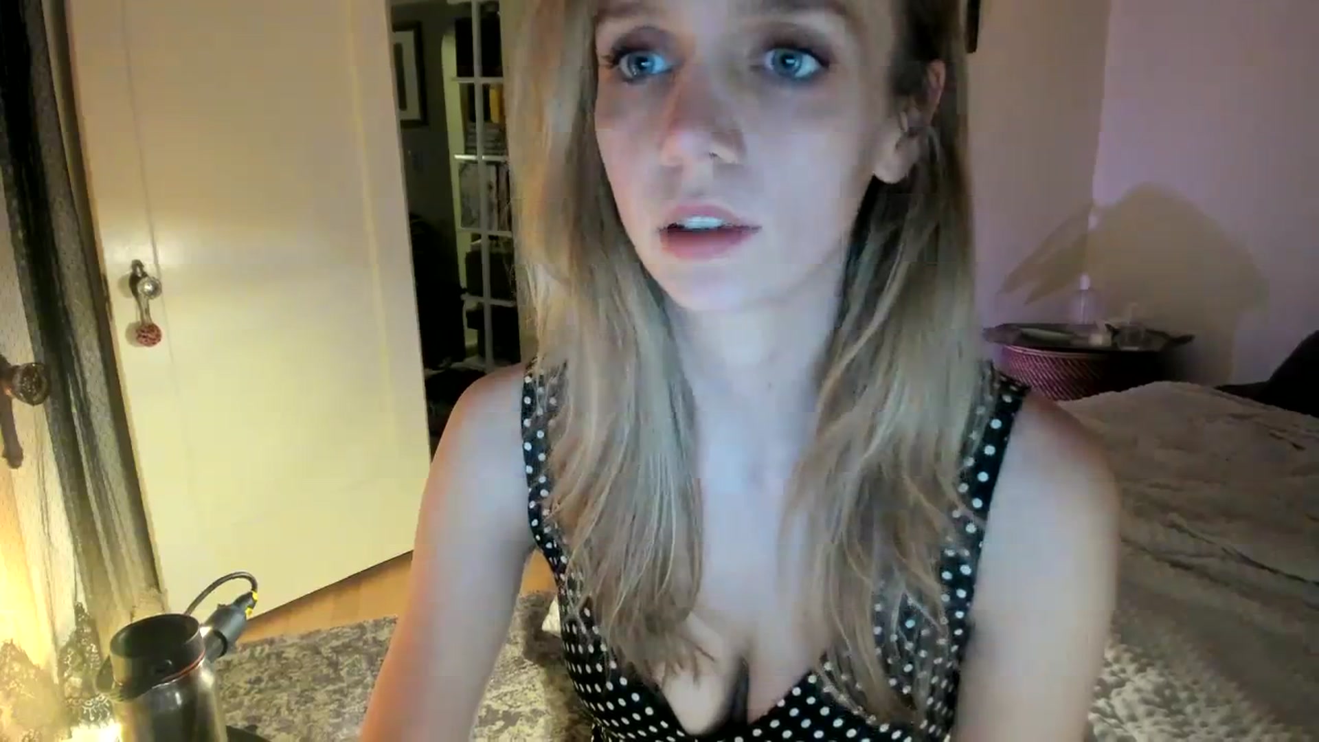 Gallery image thumbnail from muffinmoon's myfreecams stream on, 10/22/2023, 02:57 image 11 of 20