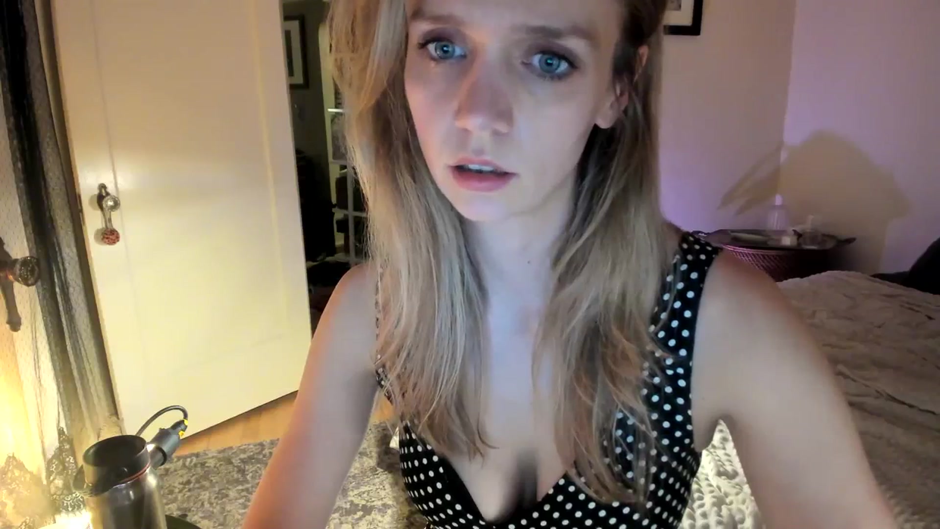 Gallery image thumbnail from muffinmoon's myfreecams stream on, 10/22/2023, 02:57 image 12 of 20