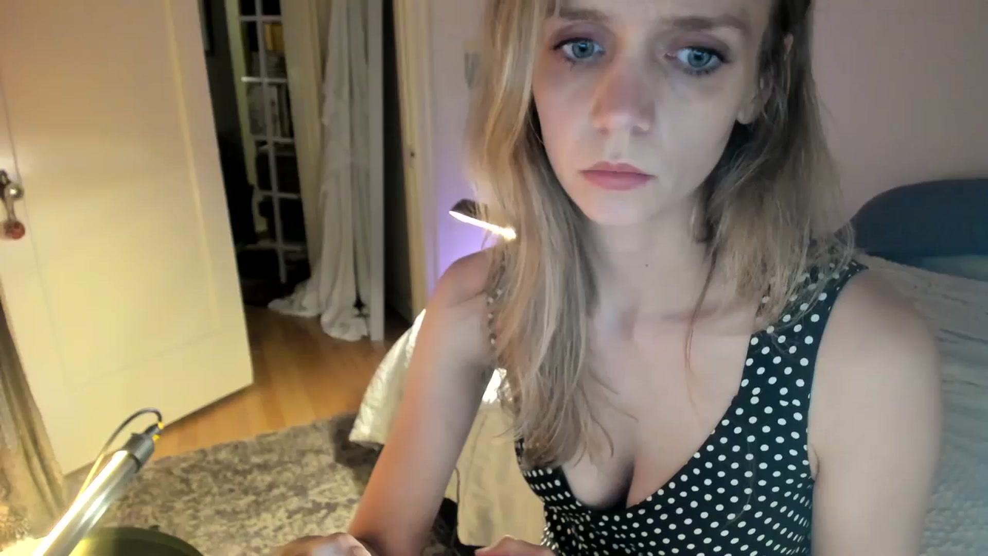 Gallery image thumbnail from muffinmoon's myfreecams stream on, 10/22/2023, 02:57 image 1 of 20