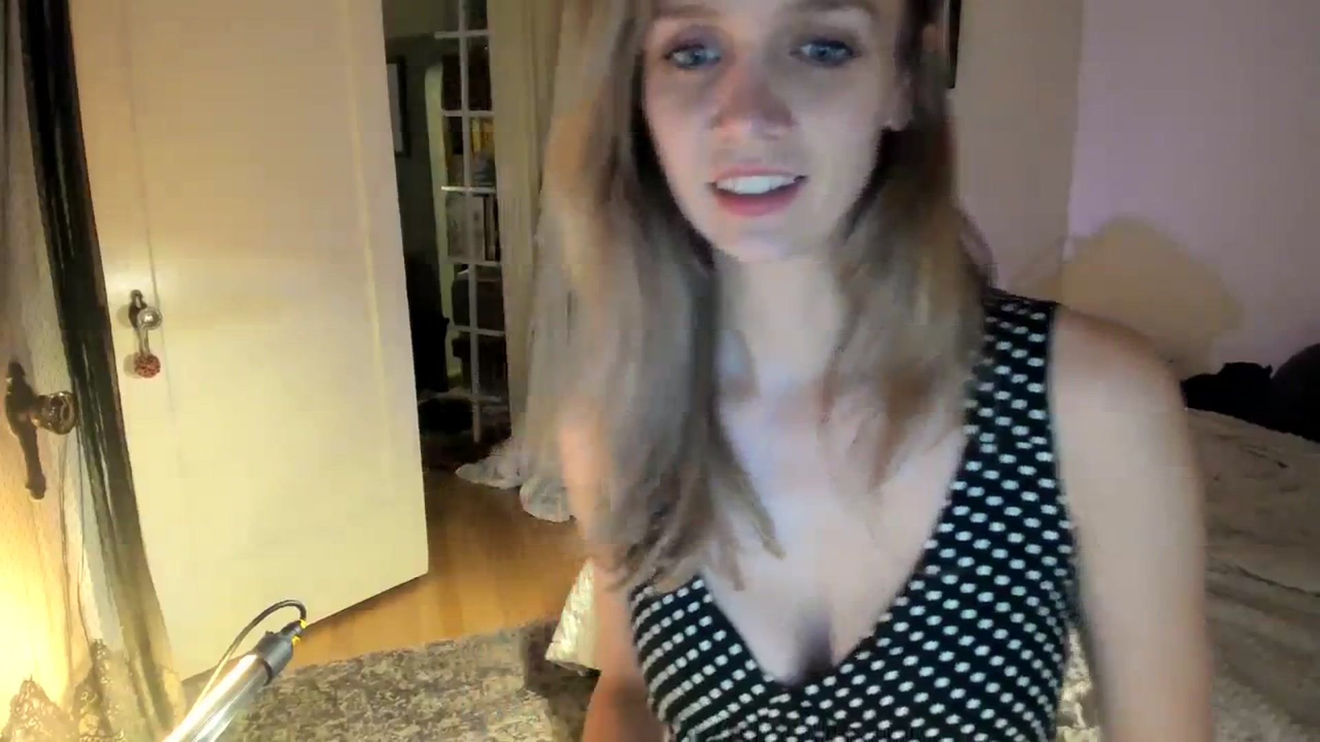 Gallery image thumbnail from muffinmoon's myfreecams stream on, 10/22/2023, 02:57 image 2 of 20