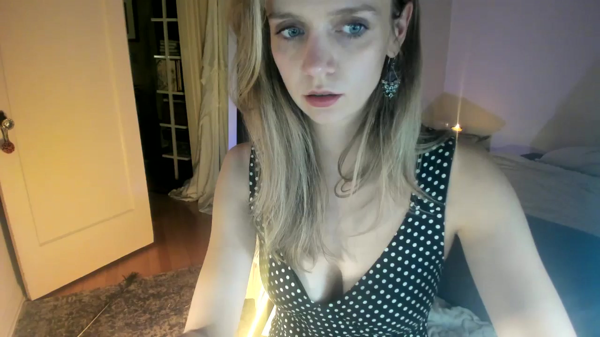 Gallery image thumbnail from muffinmoon's myfreecams stream on, 10/22/2023, 06:58 image 18 of 20