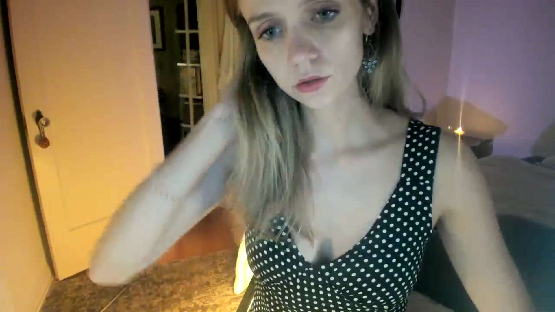 Gallery image thumbnail from muffinmoon's myfreecams stream on, 10/22/2023, 06:58 image 15 of 20