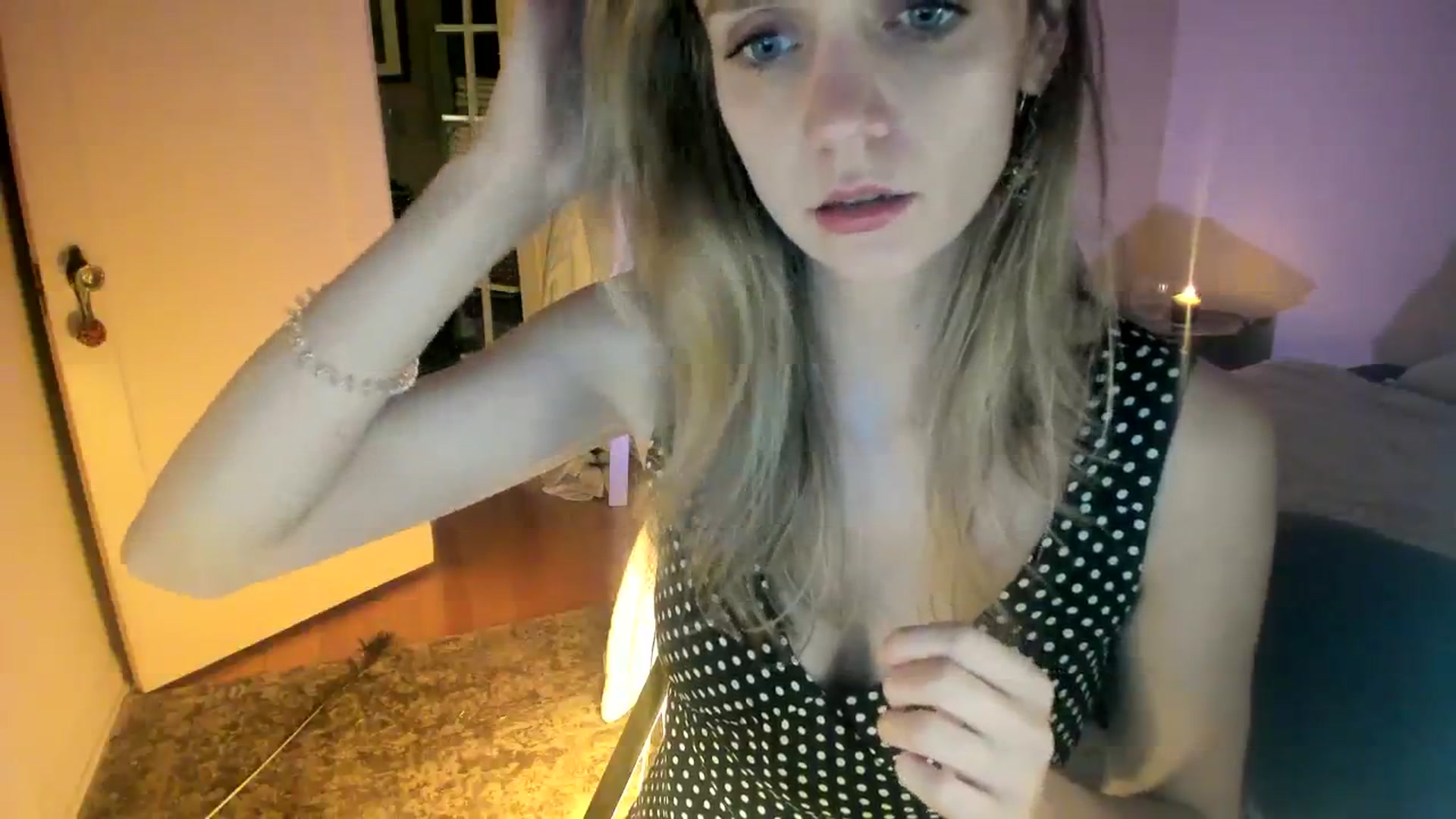 Gallery image thumbnail from muffinmoon's myfreecams stream on, 10/22/2023, 06:58 image 14 of 20
