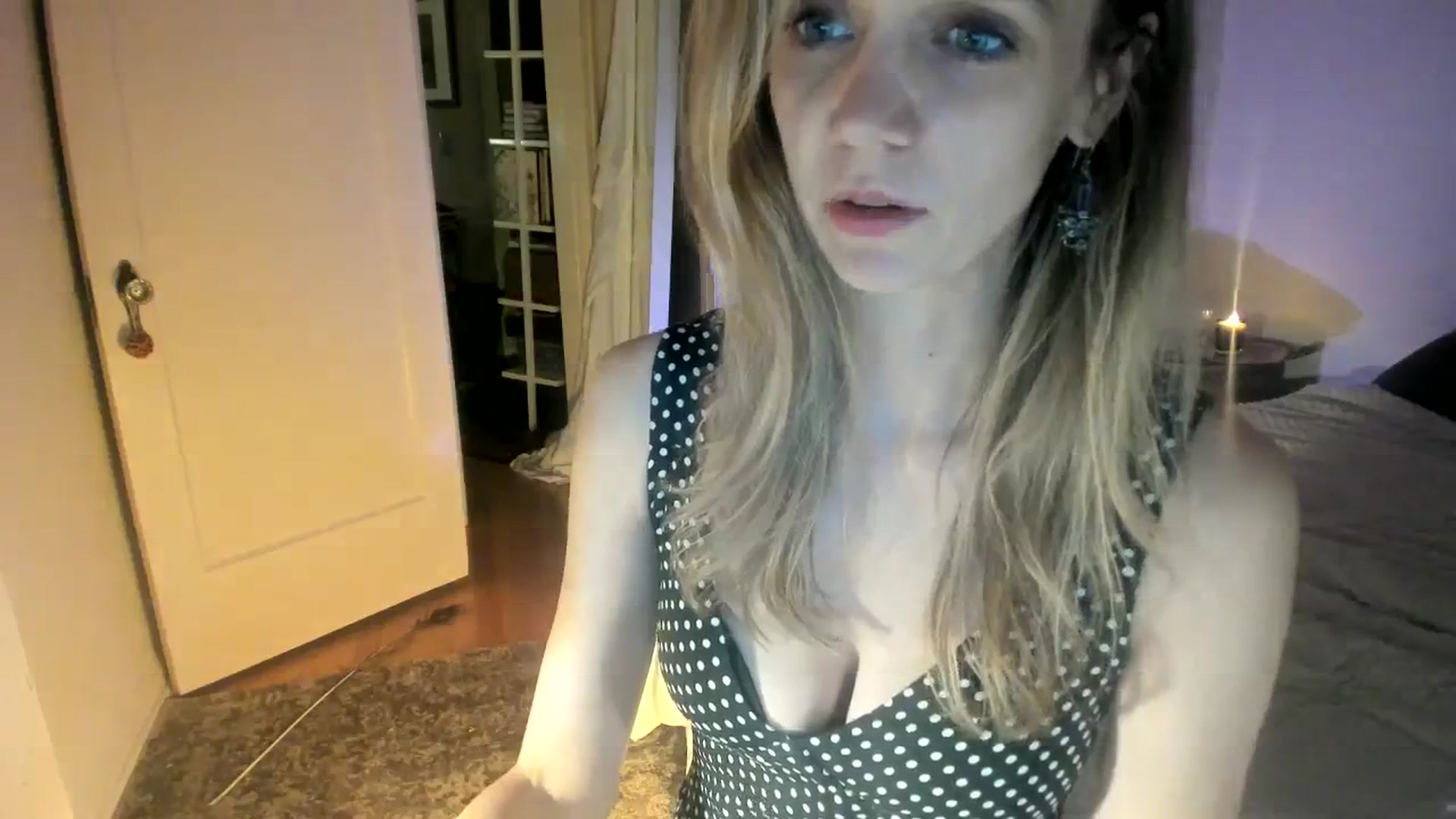 Gallery image thumbnail from muffinmoon's myfreecams stream on, 10/22/2023, 06:58 image 6 of 20