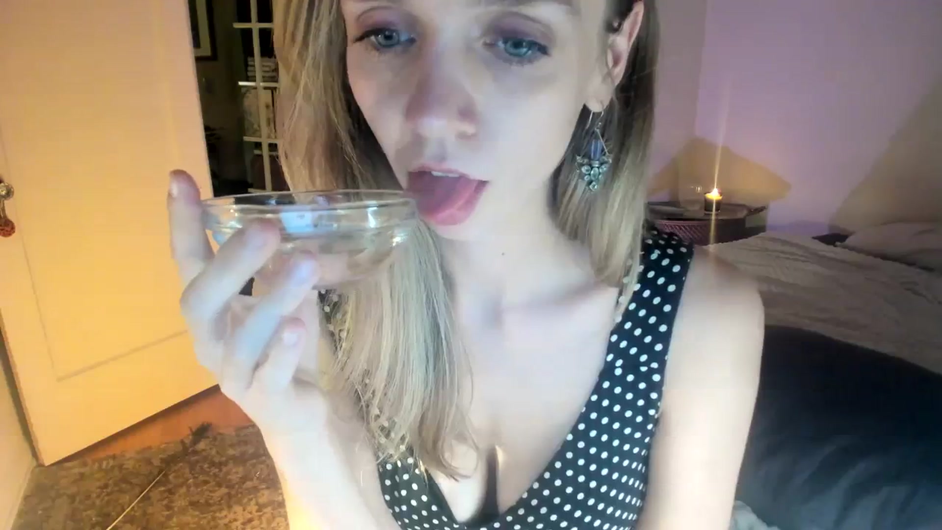 Gallery image thumbnail from muffinmoon's myfreecams stream on, 10/22/2023, 06:58 image 19 of 20