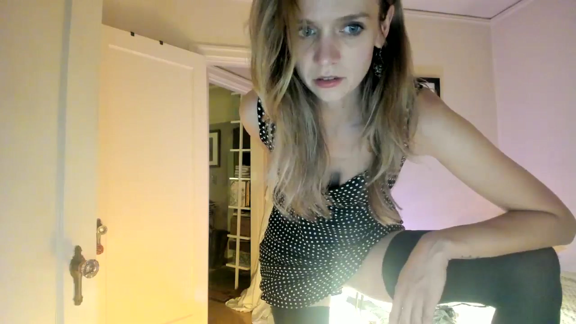 Gallery image thumbnail from muffinmoon's myfreecams stream on, 10/22/2023, 08:12 image 2 of 20