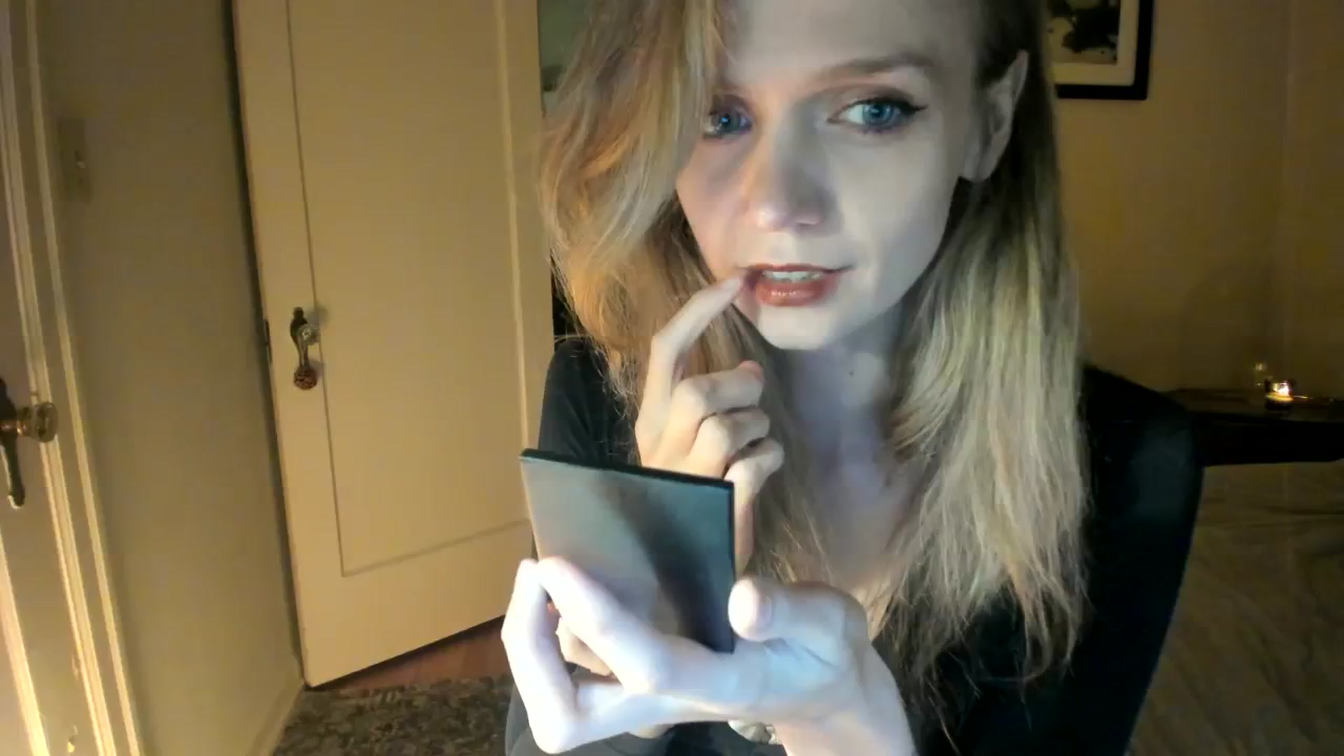 Gallery image thumbnail from muffinmoon's myfreecams stream on, 10/30/2023, 03:31 image 8 of 20
