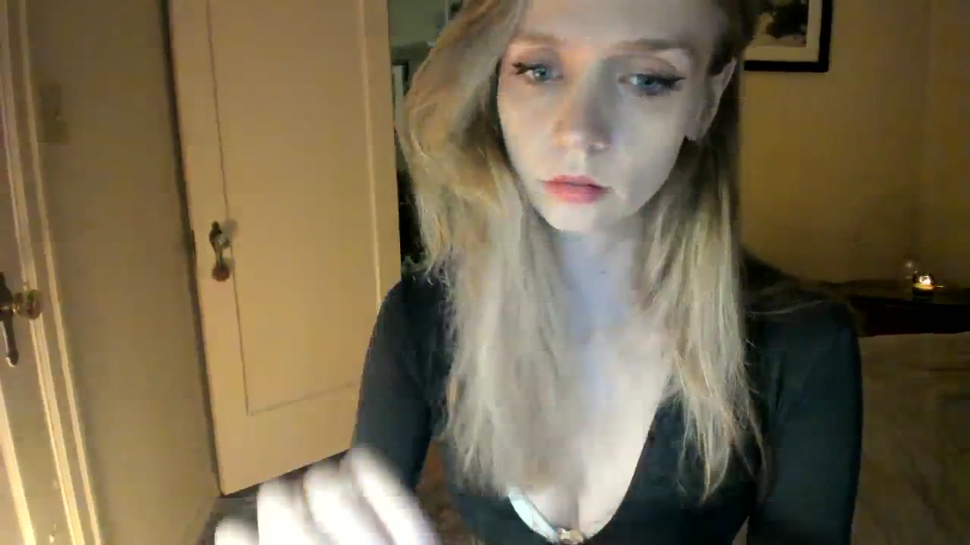 Gallery image thumbnail from muffinmoon's myfreecams stream on, 10/30/2023, 03:31 image 6 of 20