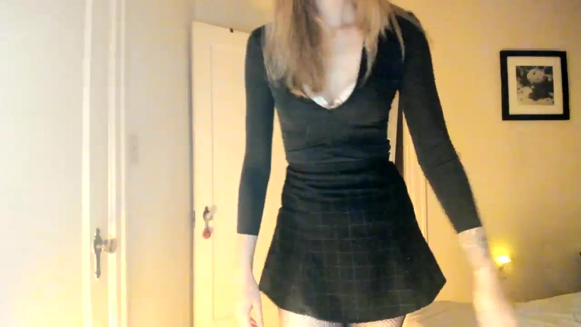Gallery image thumbnail from muffinmoon's myfreecams stream on, 10/30/2023, 03:31 image 4 of 20