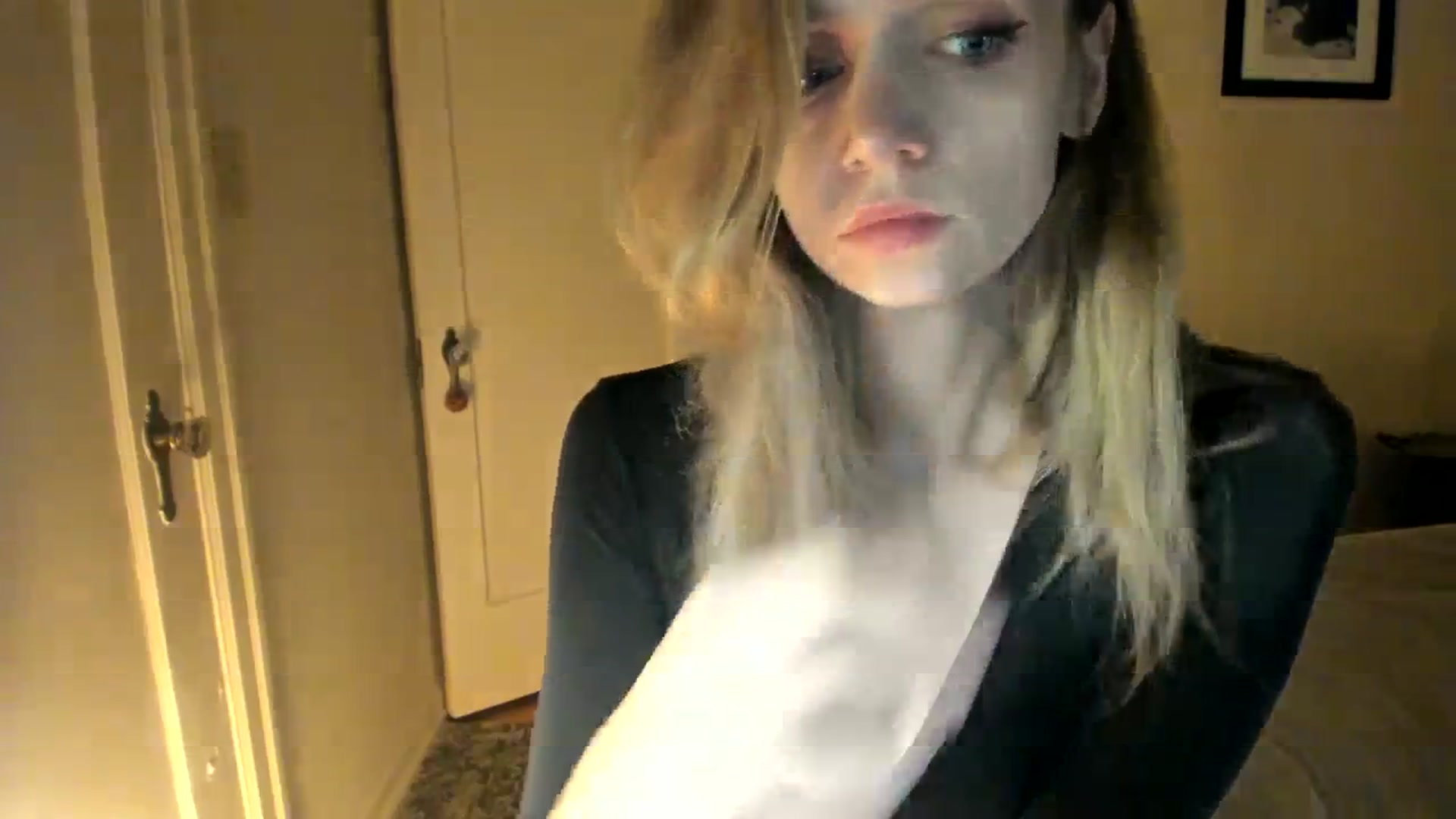 Gallery image thumbnail from muffinmoon's myfreecams stream on, 10/30/2023, 03:31 image 5 of 20
