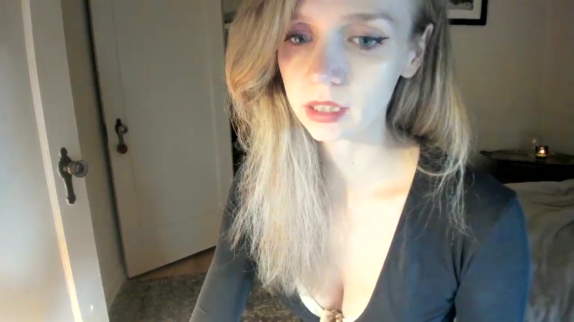 Gallery image thumbnail from muffinmoon's myfreecams stream on, 10/30/2023, 04:17 image 19 of 20