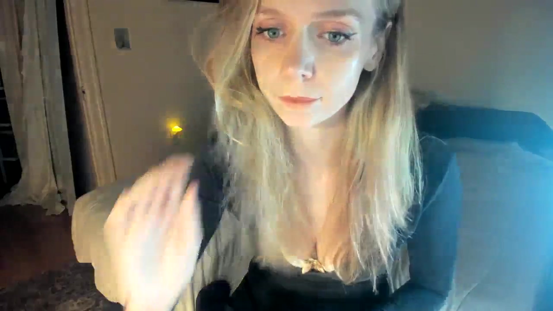 Gallery image thumbnail from muffinmoon's myfreecams stream on, 10/30/2023, 04:17 image 14 of 20
