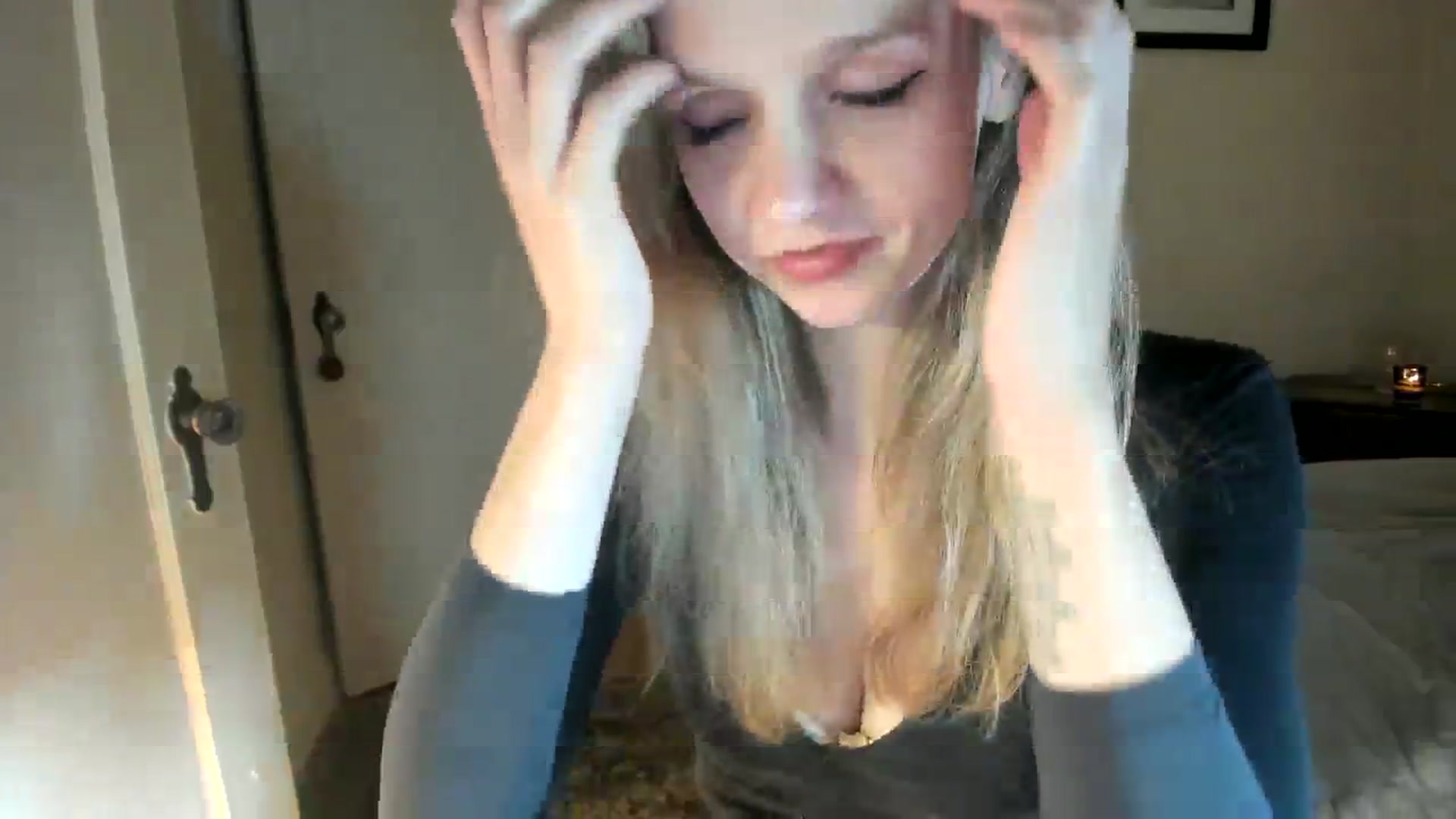 Gallery image thumbnail from muffinmoon's myfreecams stream on, 10/30/2023, 04:17 image 4 of 20
