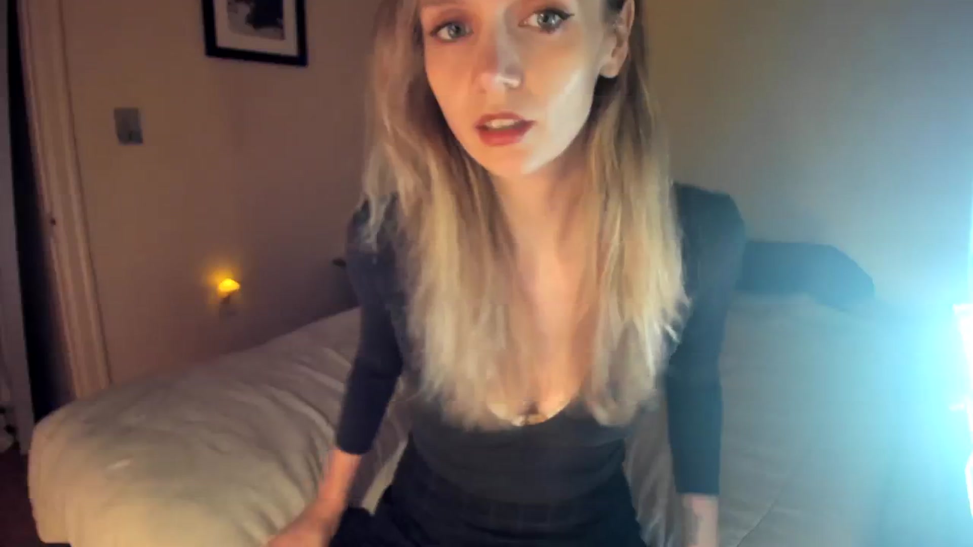 Gallery image thumbnail from muffinmoon's myfreecams stream on, 10/30/2023, 04:17 image 12 of 20