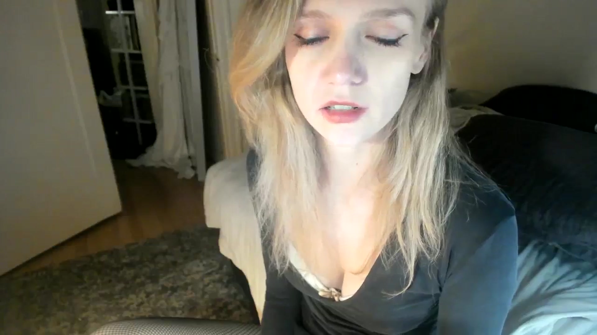 Gallery image thumbnail from muffinmoon's myfreecams stream on, 10/30/2023, 04:53 image 20 of 20