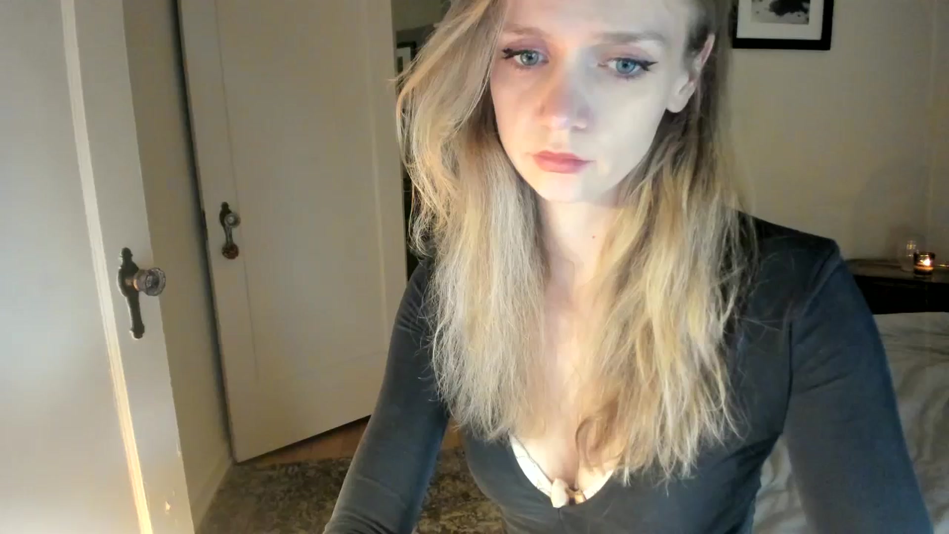 Gallery image thumbnail from muffinmoon's myfreecams stream on, 10/30/2023, 04:53 image 9 of 20