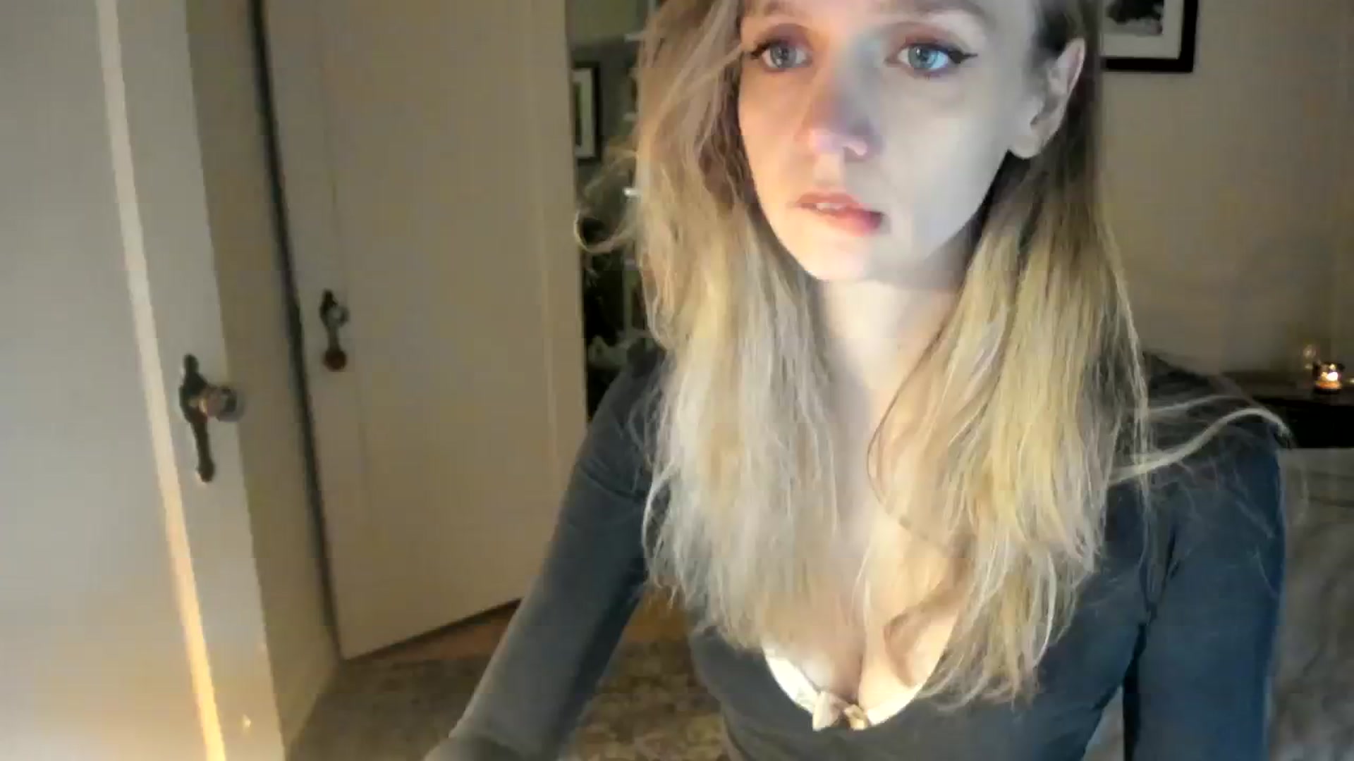 Gallery image thumbnail from muffinmoon's myfreecams stream on, 10/30/2023, 04:53 image 2 of 20