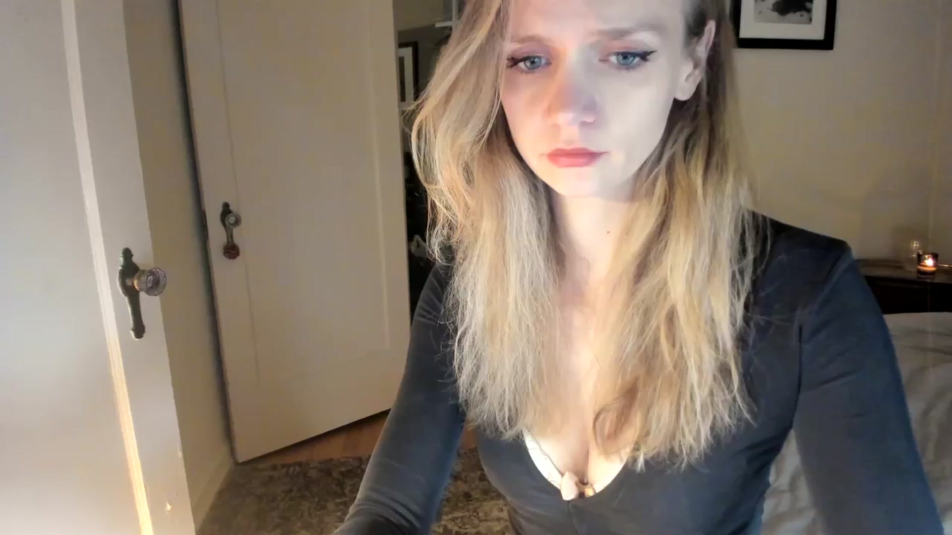 Gallery image thumbnail from muffinmoon's myfreecams stream on, 10/30/2023, 04:53 image 10 of 20