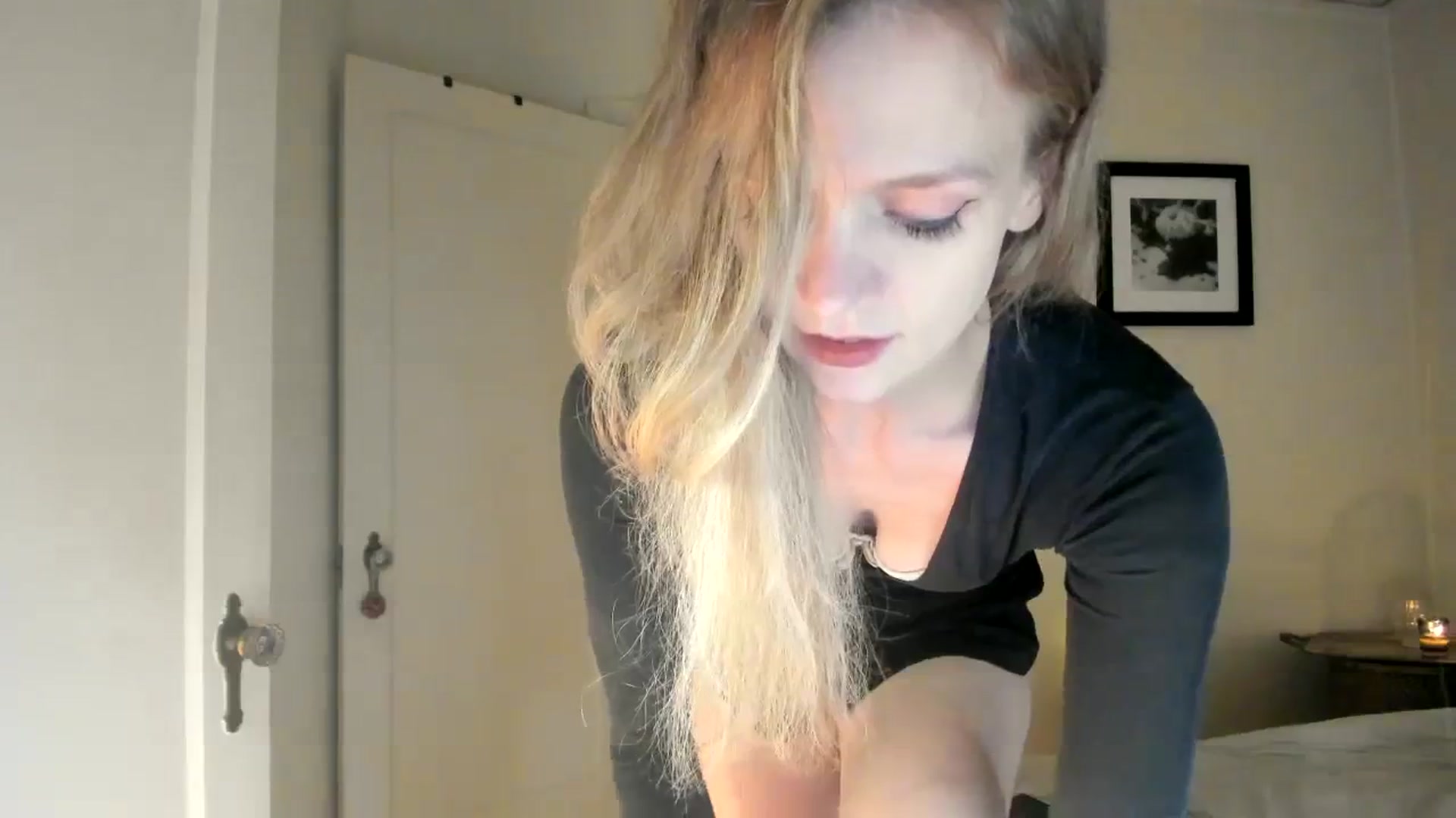 Gallery image thumbnail from muffinmoon's myfreecams stream on, 10/30/2023, 04:53 image 14 of 20